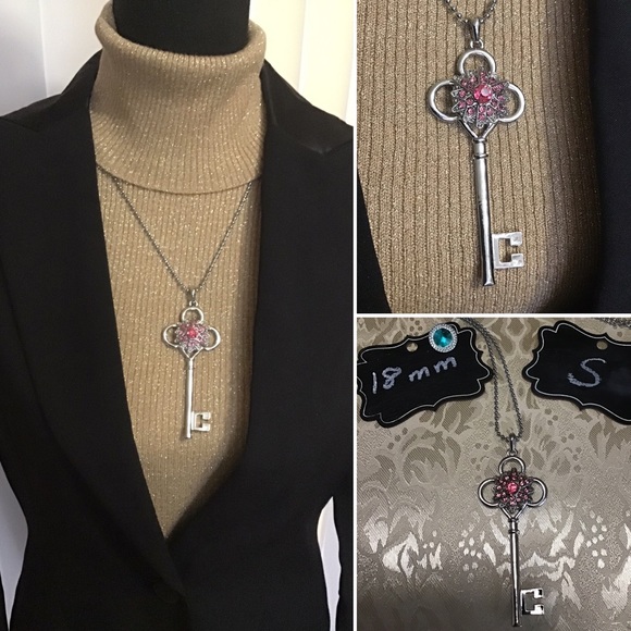Jewelry - Fashion - Long Key  bling snap - sweater necklace